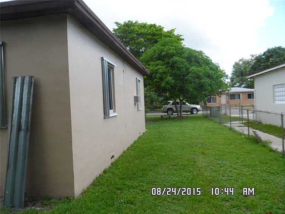 3rd image of 1310 NE 129th St