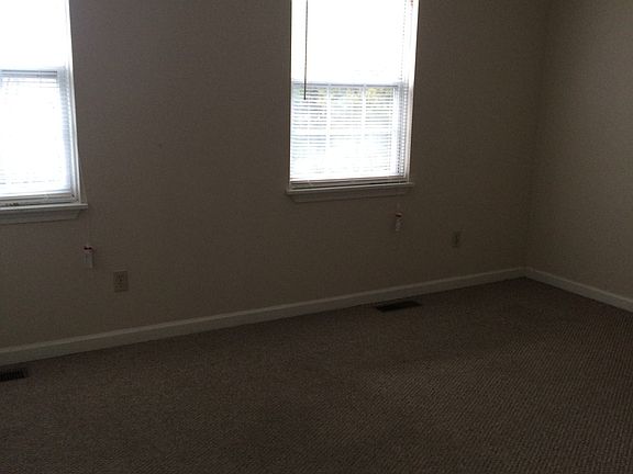3rd image of 2051 Clover Ct APT F