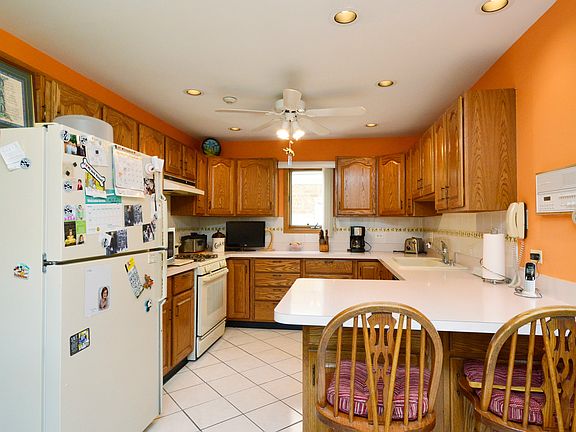 5th image of 3508 N Oriole Ave
