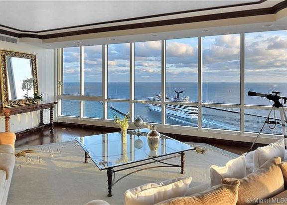 4th image of 100 S Pointe Dr #2803/2804