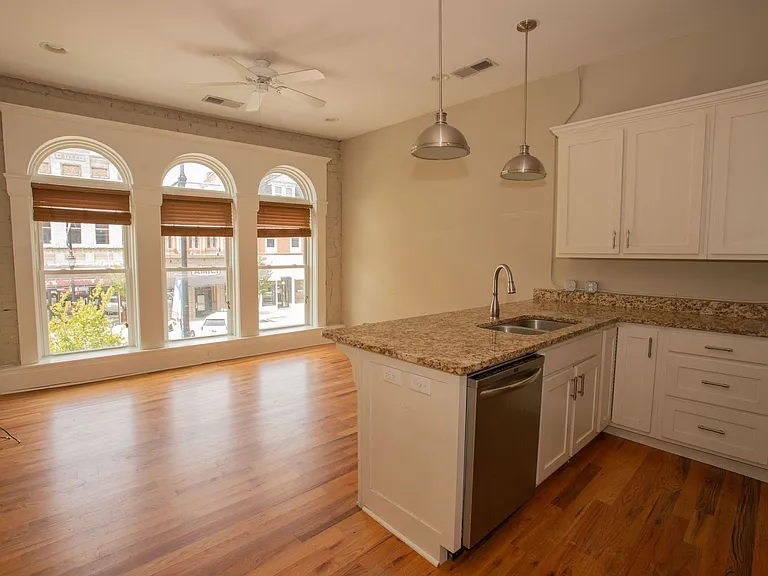 174 College Ave #D — Photo 4