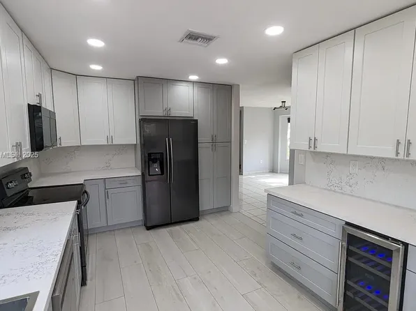 9755 SW 222nd Ter, Cutler Bay, FL 33190