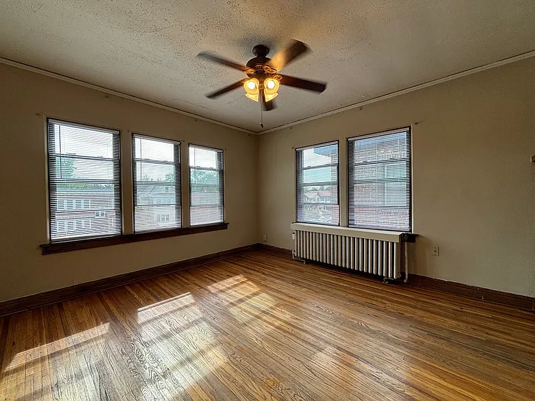 995 Grand Ave — Photo 39