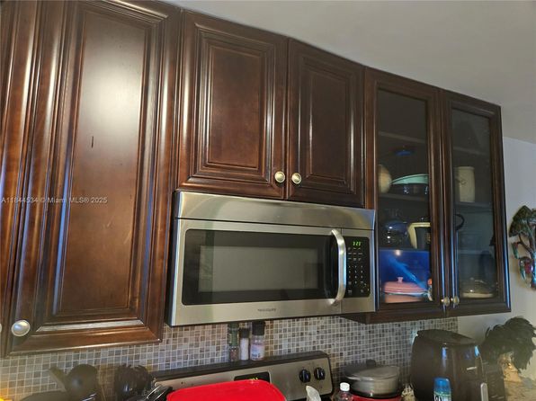 115 Royal Park Dr APT 2H