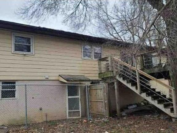 2nd image of 328 Randolph St