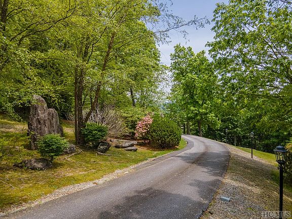 3rd image of 190 Logan Lane