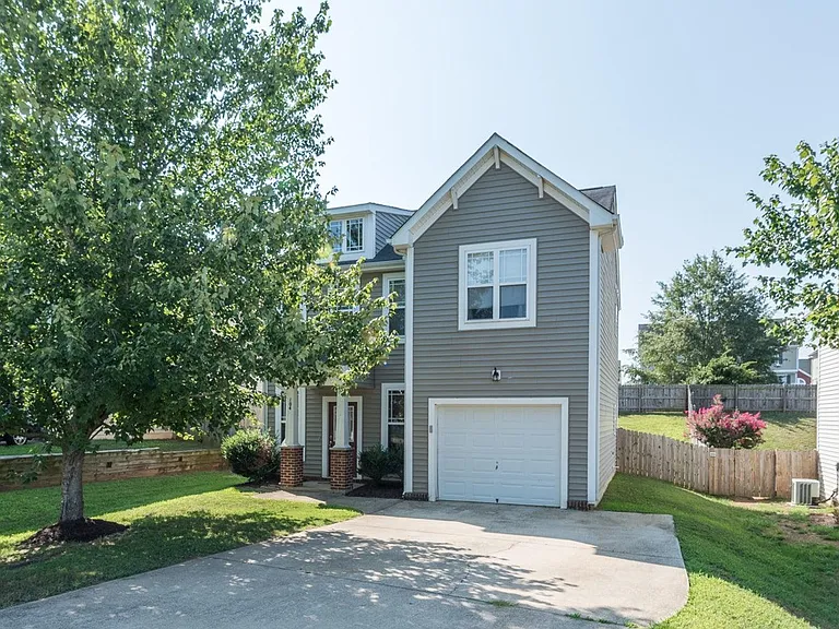 104 Hutson Ln — Photo 1
