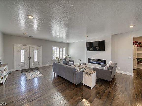 5th image of 2610 Banyon St