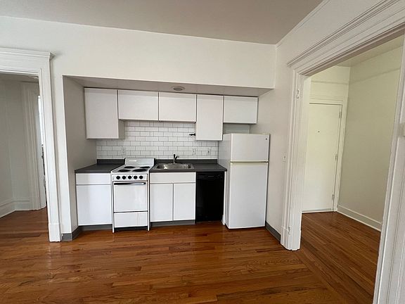 2nd image of 235 S Fairmount St APT 4