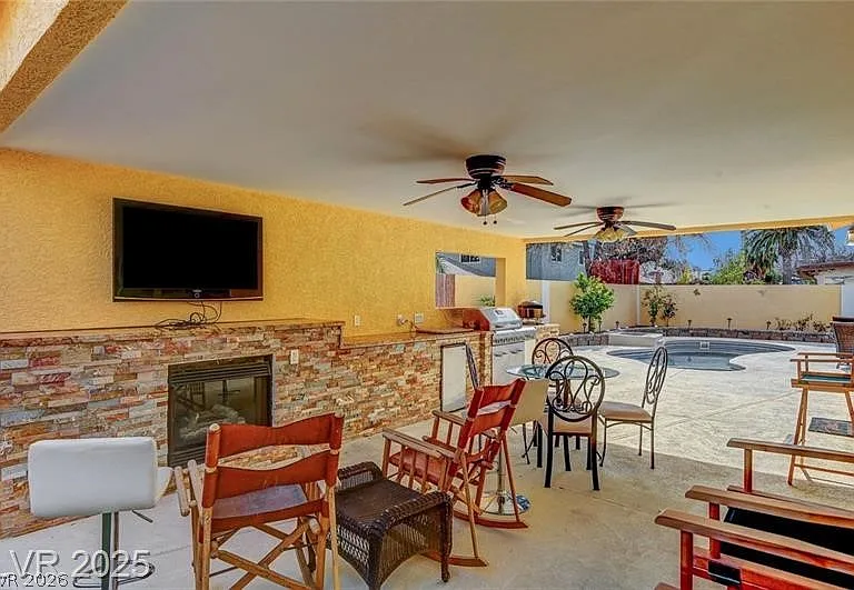 2410 Doherty Way — Photo 2