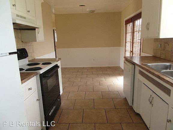 5th image of 325 SE Brighton Dr