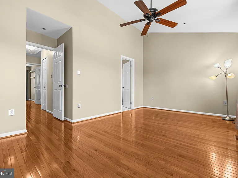 6837 Malton Ct — Photo 28
