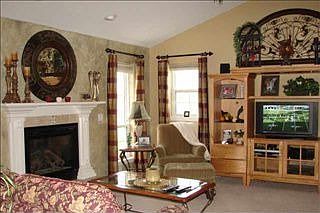 5th image of 4754 Lois Ln