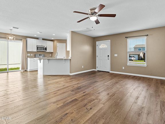 4th image of 112 Marin Dr