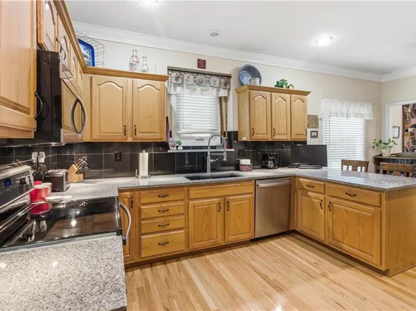 16520 W 133rd St, Olathe, KS 66062