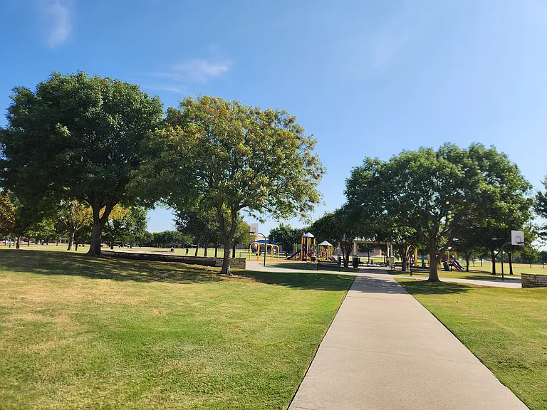 Story Park is within walking distance from the home. Great for kids and dog walking.