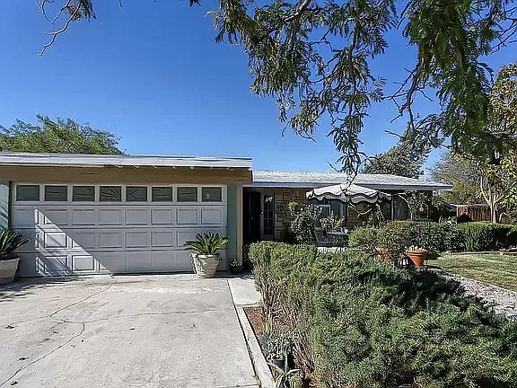 Lincoln Ave, Hesperia — Photo 2