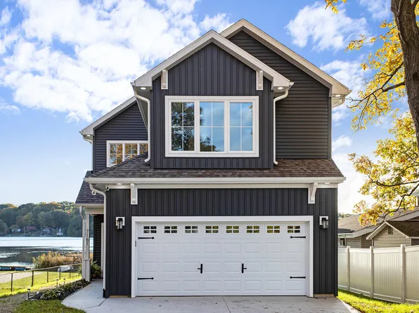 7161 Longview Ct, Delton, MI 49046