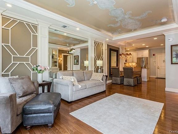 4th image of 1105 Roosevelt Way