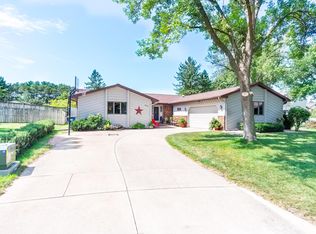 609 Kelly Pl, Onalaska, WI 54650