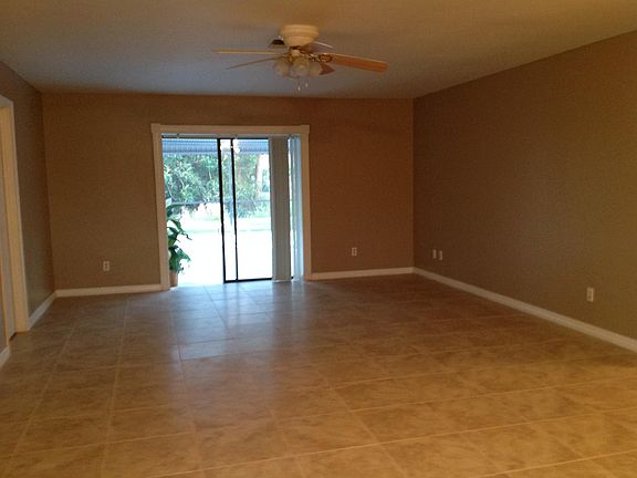 5th image of 784 SE Atlantus Avenue