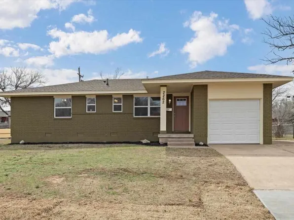 2262 NW 40th St, Lawton, OK 73505