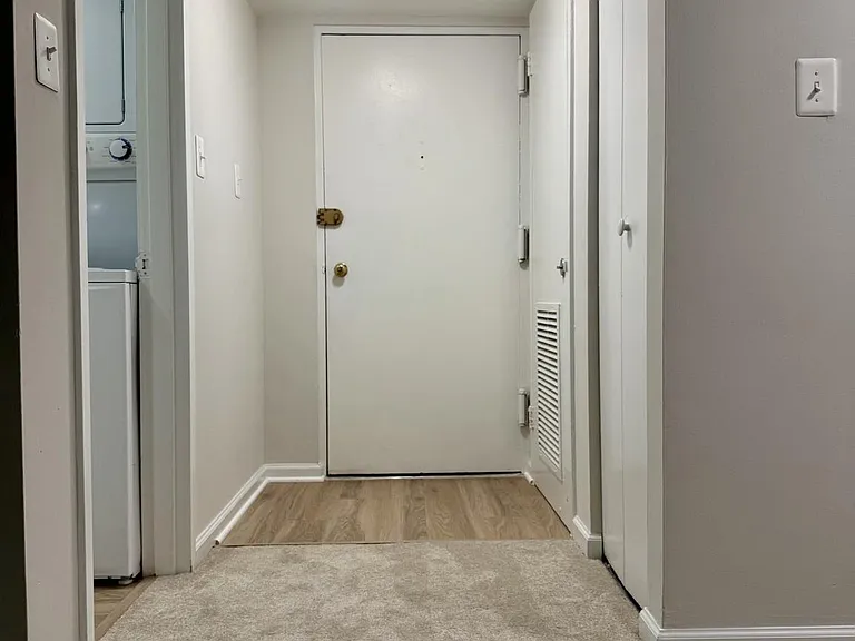 1520 Northgate Sq #11B — Photo 3