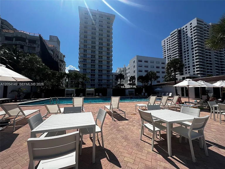 2457 Collins Ave #402 — Photo 22