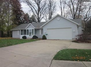 924 Bridge Rd, Akron, OH 44312