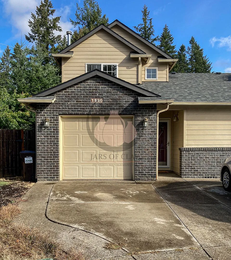 Duplex- Canby #2022-1215 — Photo 1