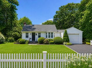 32 Circuit Rd, Bellport Village, NY 11713