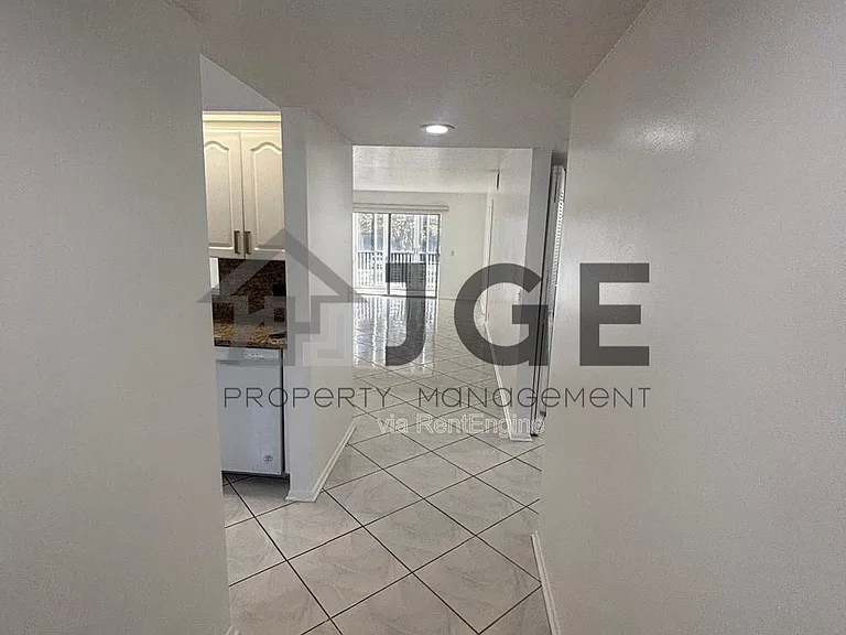 12600 Sw Ct #5-208L — Photo 7