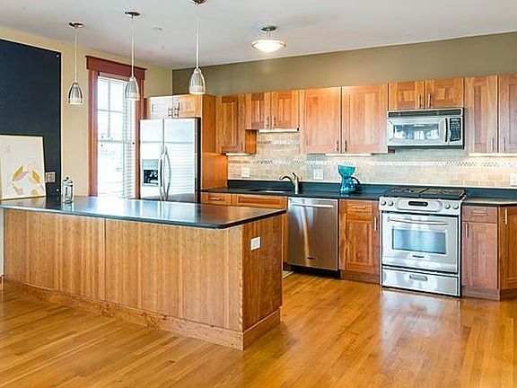 2nd image of 432 Norfolk St APT 4H