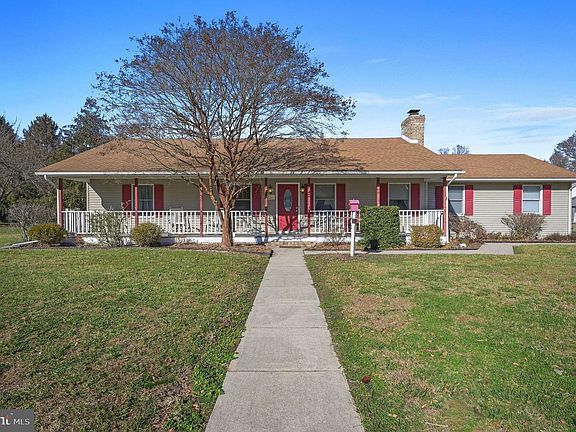3rd image of 132 Winston Ct