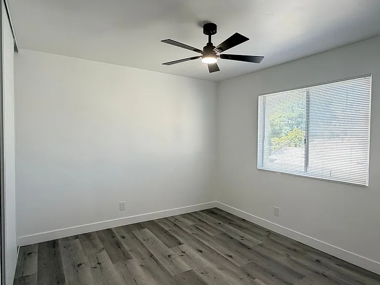 200 E Park Ave #4 — Photo 13