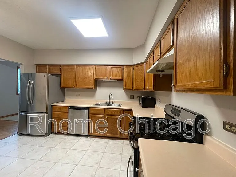 519 W Parkside Dr — Photo 7