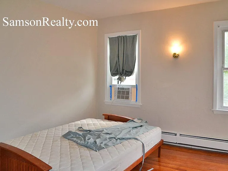 131 Benevolent St — Photo 15