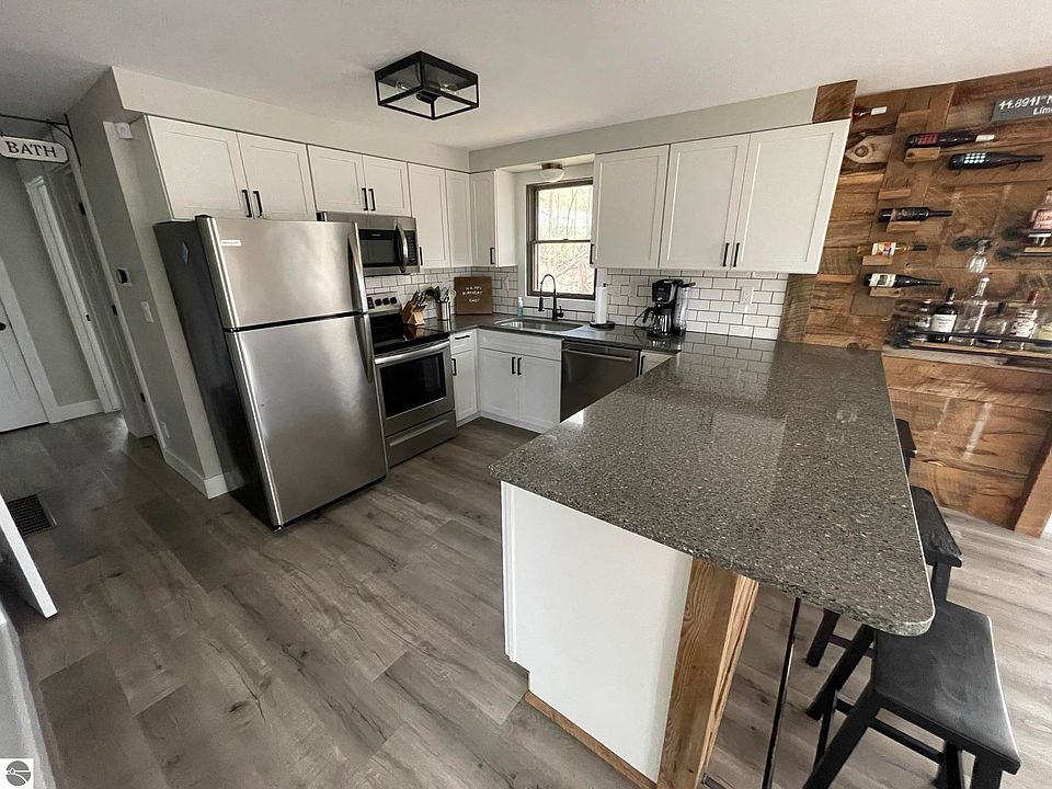 6072 S Lime Lake Rd, Cedar, MI 49621 Zillow