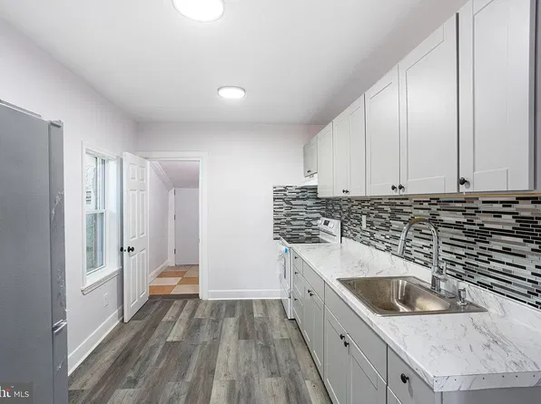 3857 Folsom St, Philadelphia, PA 19104