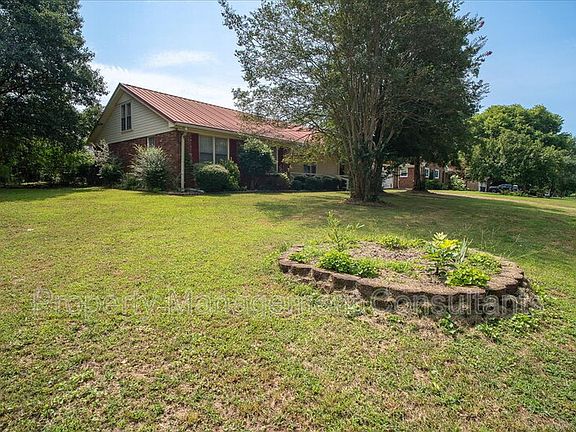 2nd image of 2524 Chickasaw Dr
