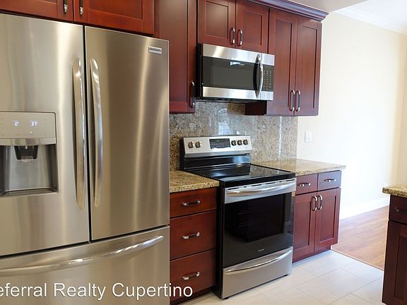 5th image of 1643 Valley Crest Dr