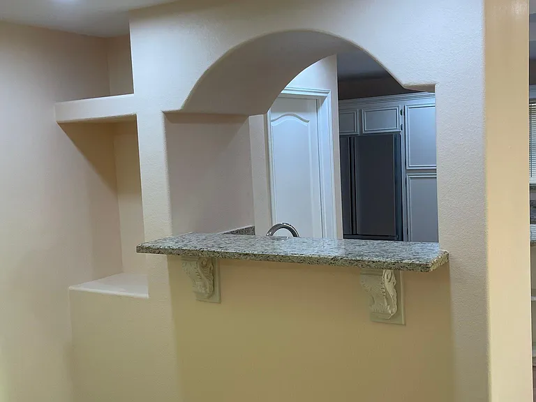 2415 Pheasant Dr — Photo 3
