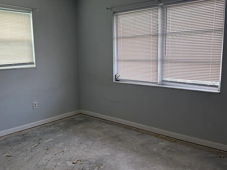 6045 Slade Rd — Photo 5