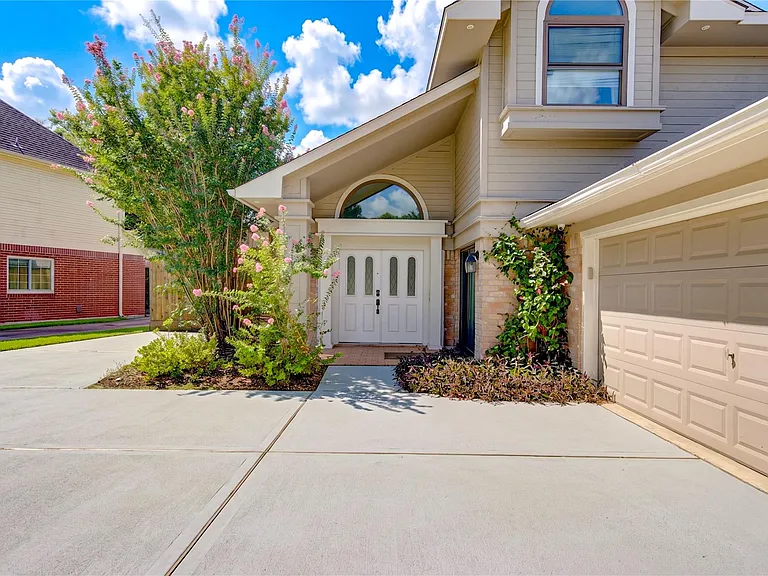 13103 Wickersham Ln — Photo 33