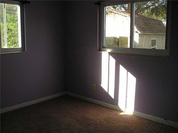 5th image of 3340 Hillsdale Ave
