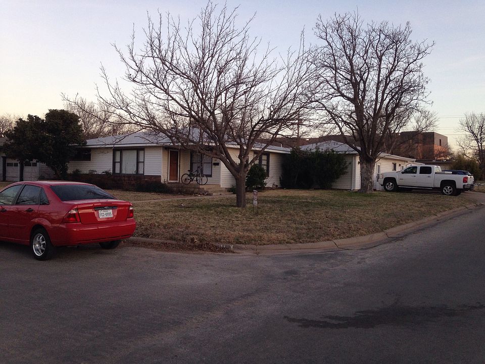 Corner lot