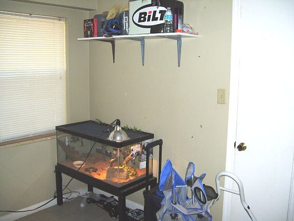 4th image of 815 W Cranford Ave
