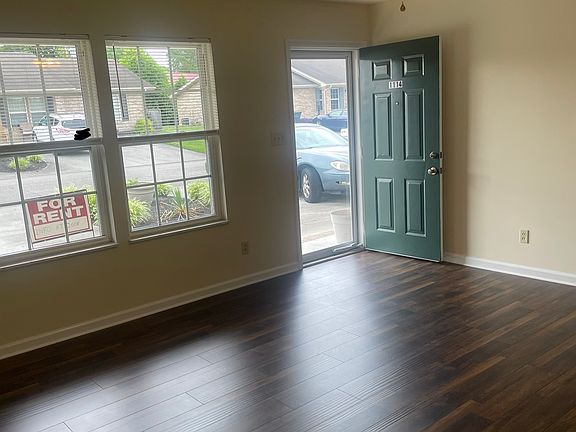 4th image of 1116 Gregory Oaks Ln