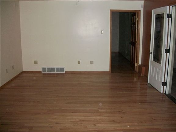 4th image of 2533 E C St