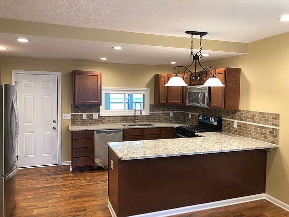 4th image of 2021 Cook St
